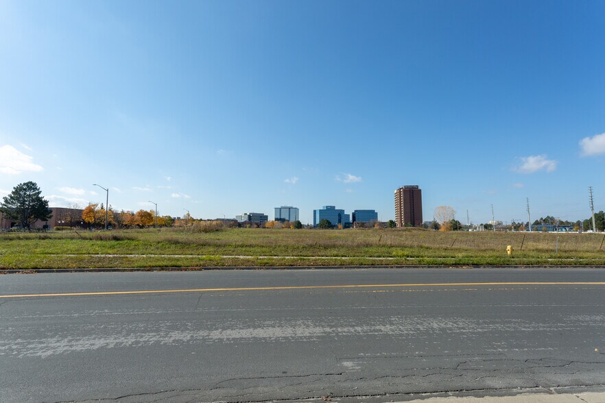 More Photos Of 55 E Valhalla Dr, Markham Office For Sale