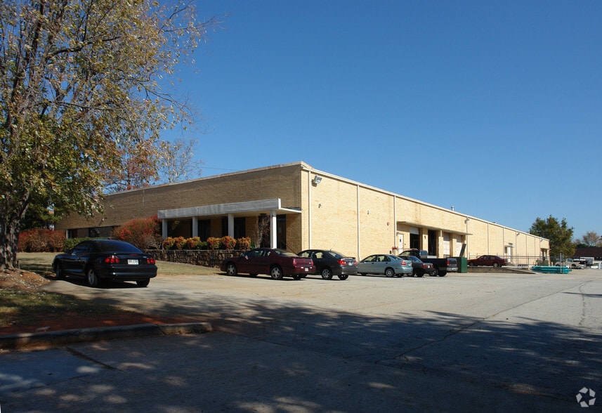 Primary Photo Of 1565 Litton Dr, Stone Mountain Manufacturing For Lease