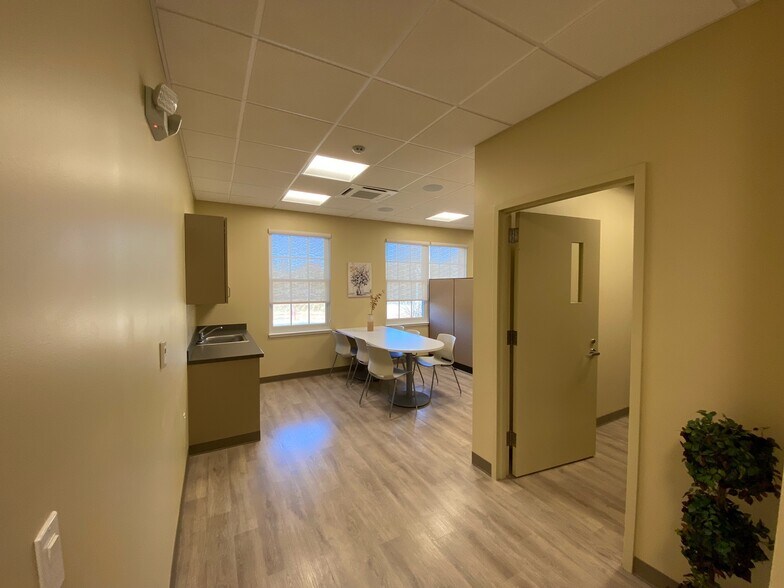 More Photos Of 11623 Philadelphia Rd, White Marsh Medical For Lease