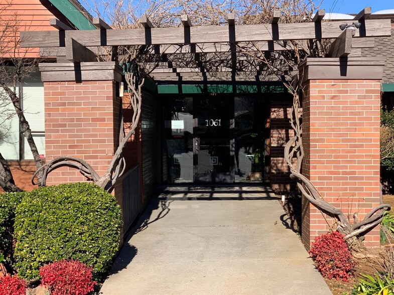 More Photos Of 1061 E Main St, Grass Valley Medical For Sale