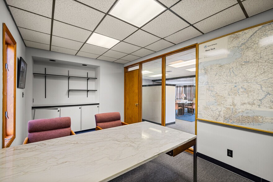 More Photos Of 6351 Transit Rd, Lancaster Office For Sale