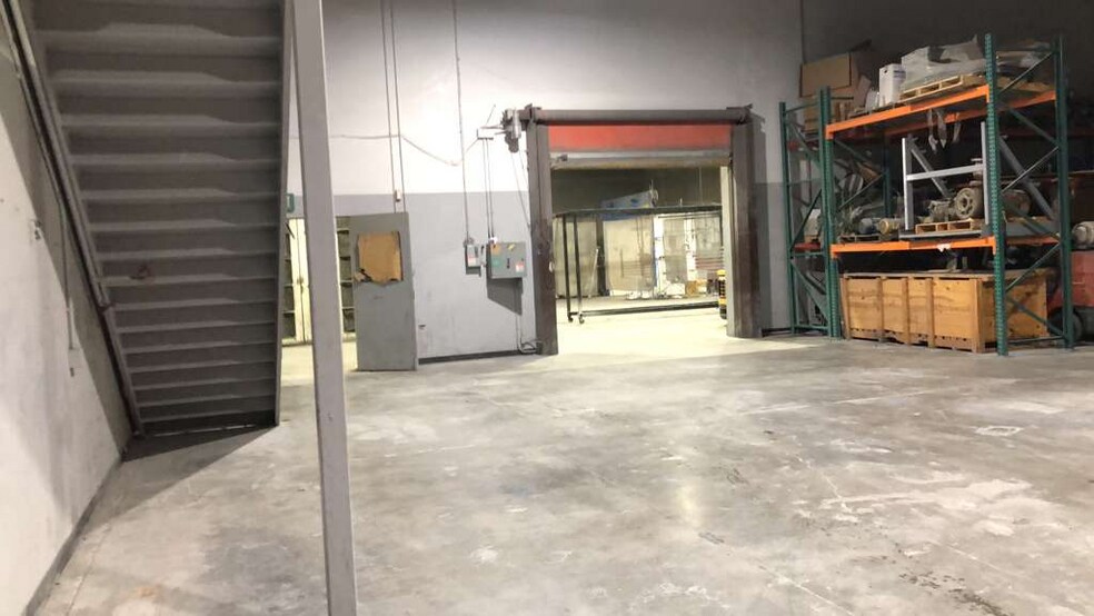 More Photos Of 5867 Jasmine St, Riverside Manufacturing For Lease