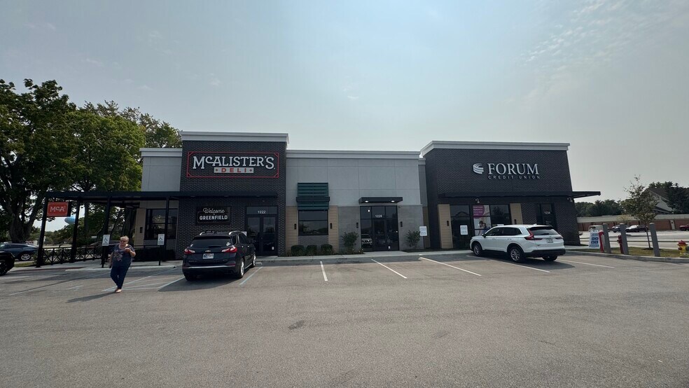 More Photos Of 1222-1346 N State St, Greenfield Unknown For Lease