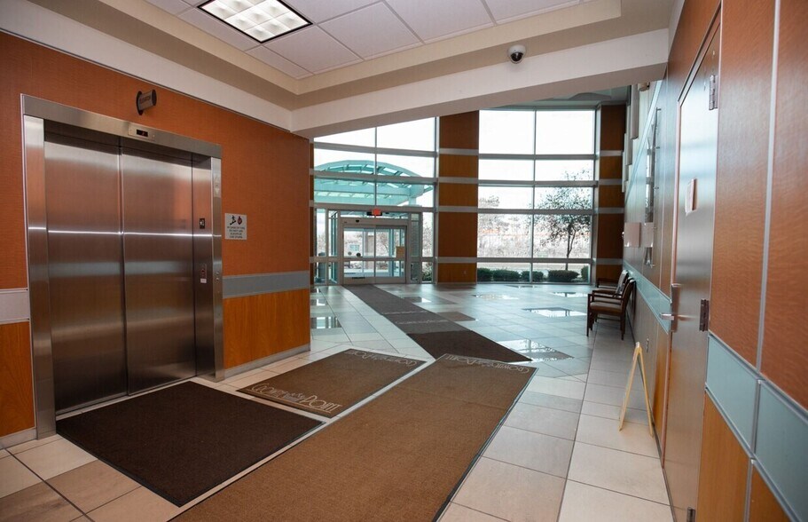 More Photos Of 6240 Rashelle Dr, Flint Medical For Lease