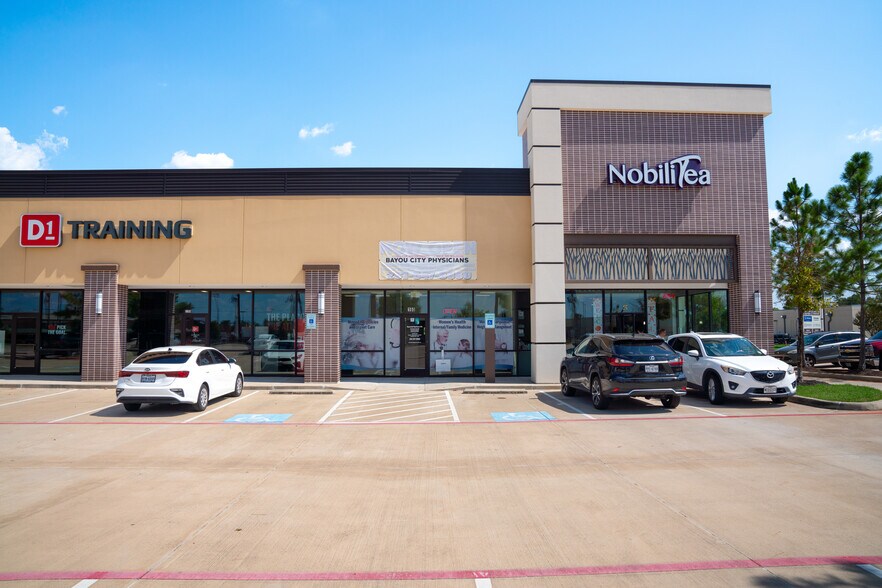 More Photos Of 8701 W Rayford Rd, Spring Storefront Retail Office For Lease