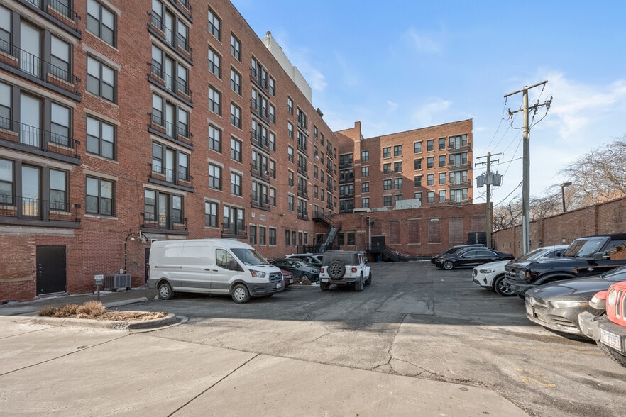 More Photos Of 4659 S Drexel Blvd, Chicago Apartments For Sale