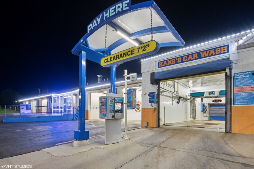 Primary Photo Of 731 Midwest Ct, Freeport Carwash For Sale
