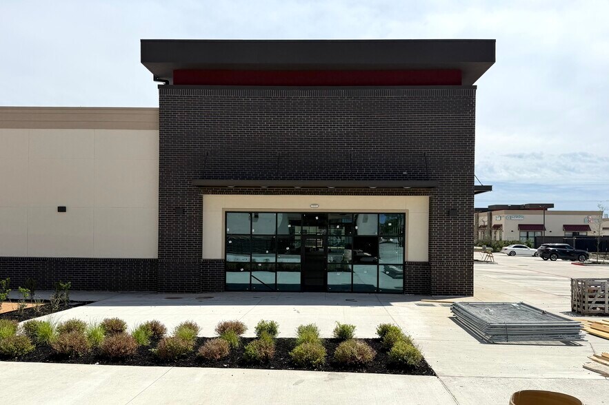 More Photos Of 10130 Coit Rd, Frisco Restaurant For Lease
