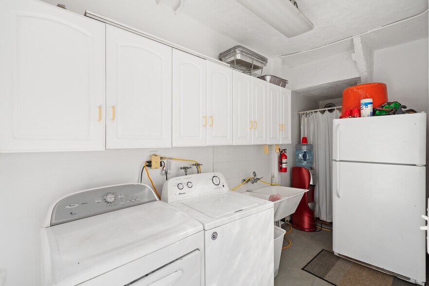 More Photos Of 934 N La Jolla Ave, West Hollywood Apartments For Sale