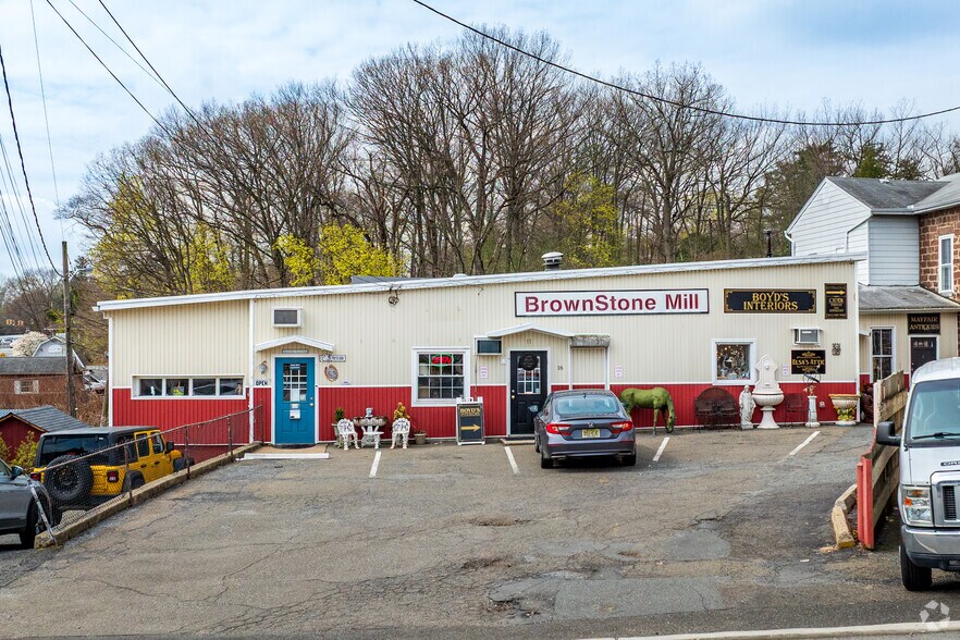 More Photos Of 21 Paterson, Midland Park General Retail For Sale