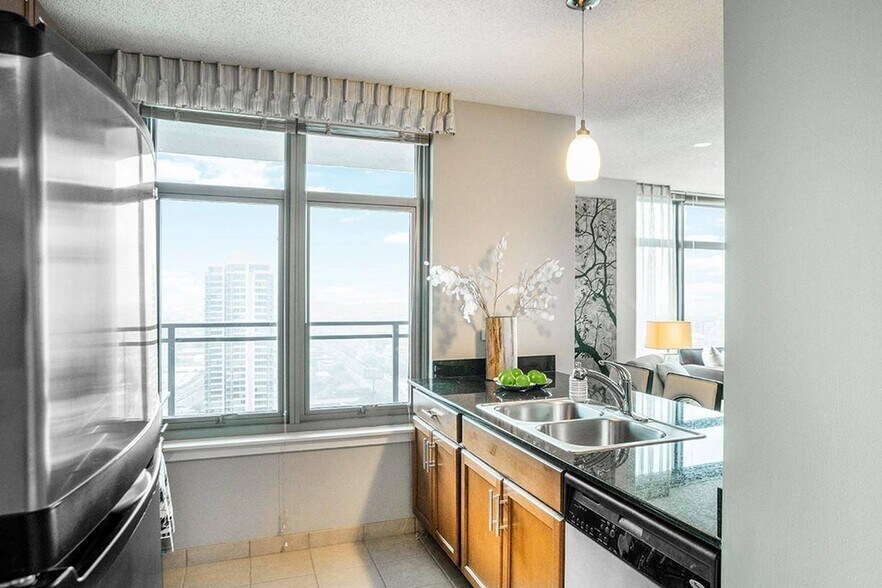 More Photos Of 555 W Kinzie St, Chicago Multifamily For Sale