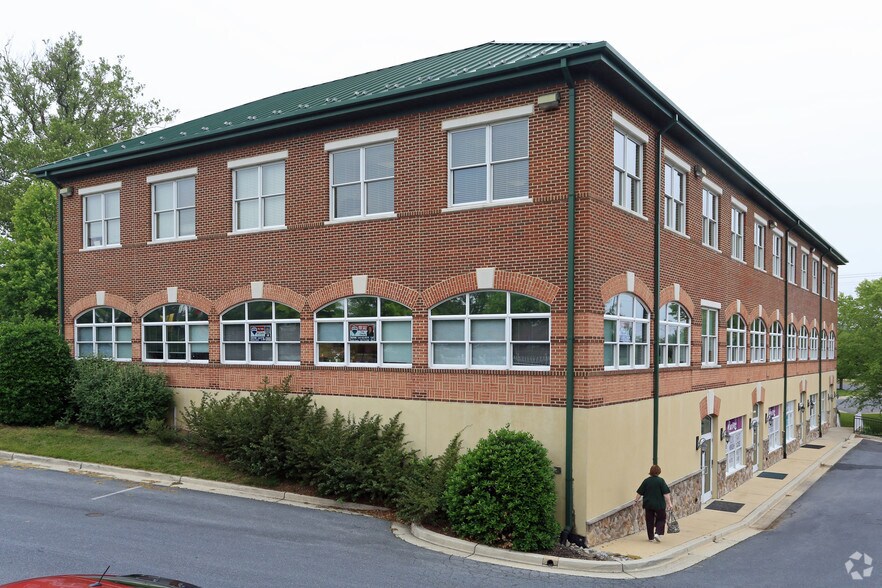 More Photos Of 3300 Olney Sandy Spring Rd, Olney Medical For Lease