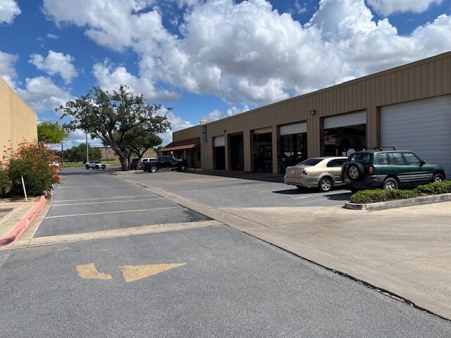 More Photos Of 310 E Pecan Blvd, McAllen Storefront For Lease