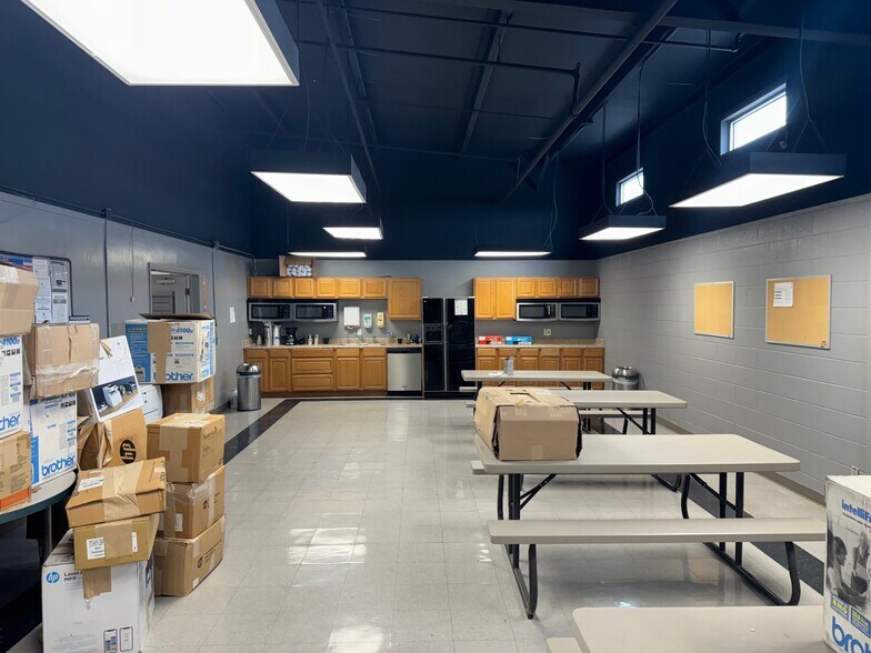 More Photos Of 7700 E 38th St, Tulsa Manufacturing For Sale