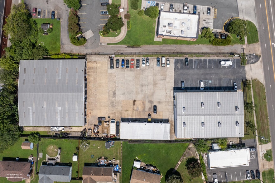 More Photos Of 7851 Azalea Garden Rd, Norfolk Showroom For Lease