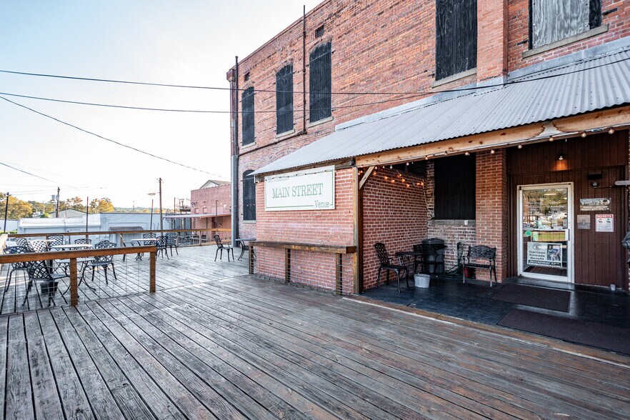 More Photos Of 318 N Washington Ave, Livingston General Retail For Sale