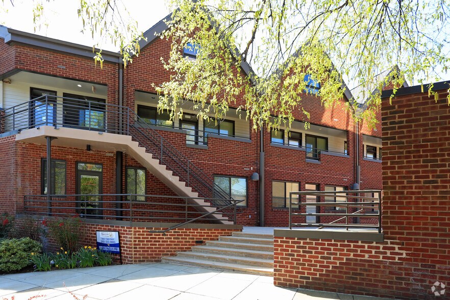 More Photos Of 4400 MacArthur Blvd NW, Washington Office For Lease