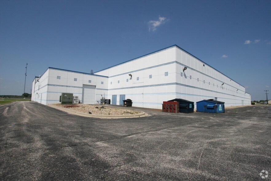 More Photos Of 10600 White Oak Ave, Dyer Skating Rink For Sale