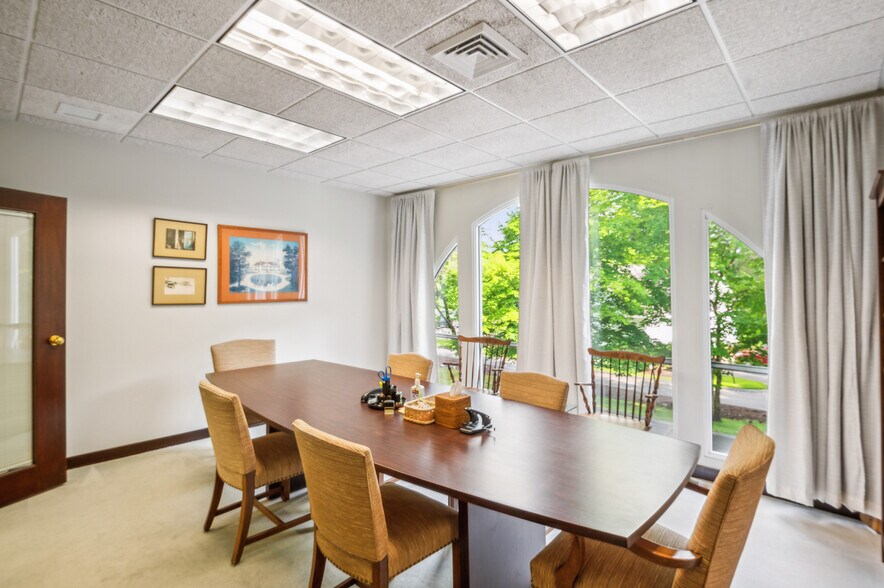 More Photos Of 111 Simsbury Rd, Avon Medical For Lease