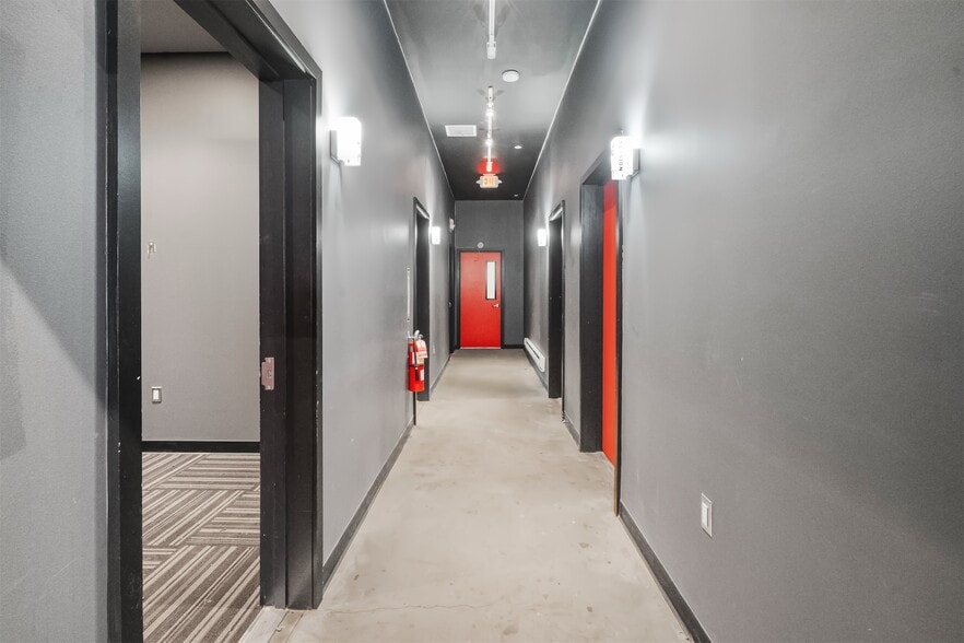 More Photos Of 327 Douglass St, Brooklyn Storefront For Sale