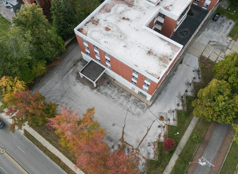More Photos Of 2051 Collingwood Blvd, Toledo Skilled Nursing Facility For Sale