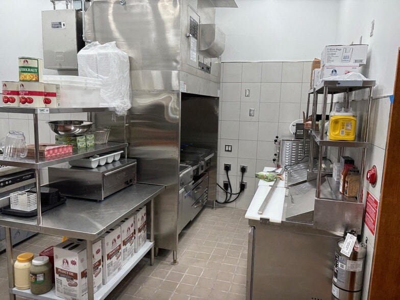 More Photos Of 7 E Broad St, Richmond Loft Creative Space For Lease