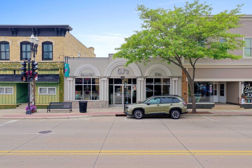 More Photos Of 1604 Washington St, Two Rivers Storefront For Sale