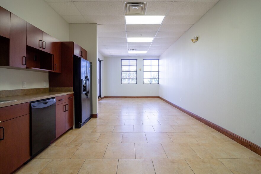 More Photos Of 4300 S Highway 27, Clermont Storefront Retail Office For Lease