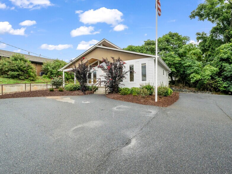 More Photos Of 147 E Court St, Rutherfordton Office Residential For Sale