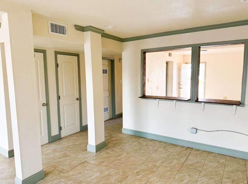 More Photos Of 308 Avenue B, Andrews Office For Sale