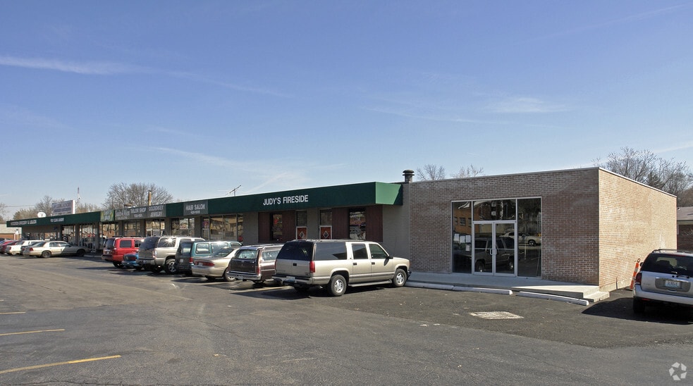 Primary Photo Of 2128-2146 Woodson Rd, Overland Freestanding For Sale