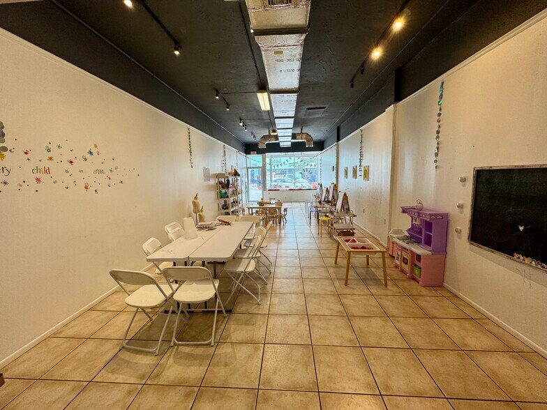 More Photos Of 2001-2017 Harrison St, Hollywood Restaurant For Lease