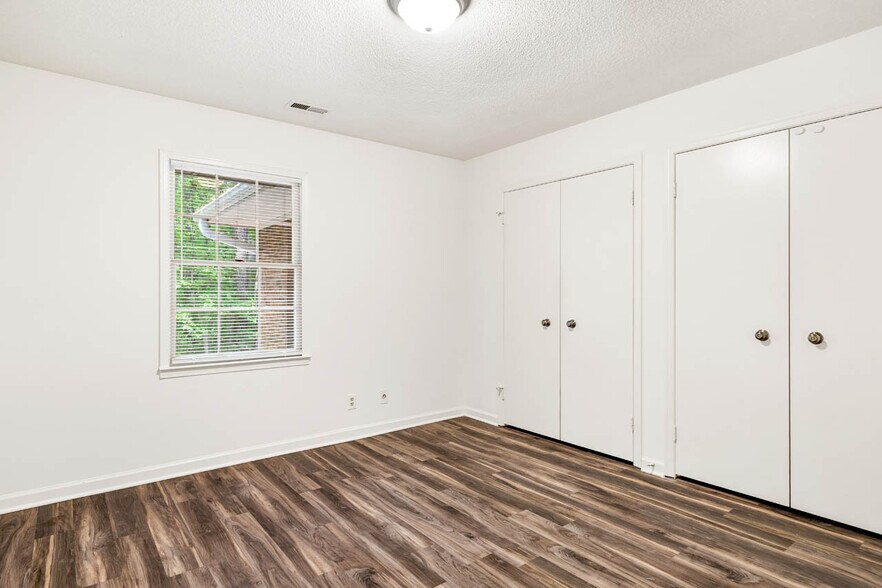 More Photos Of 547 Cedar Lake Rd, Chapel Hill Multifamily For Sale