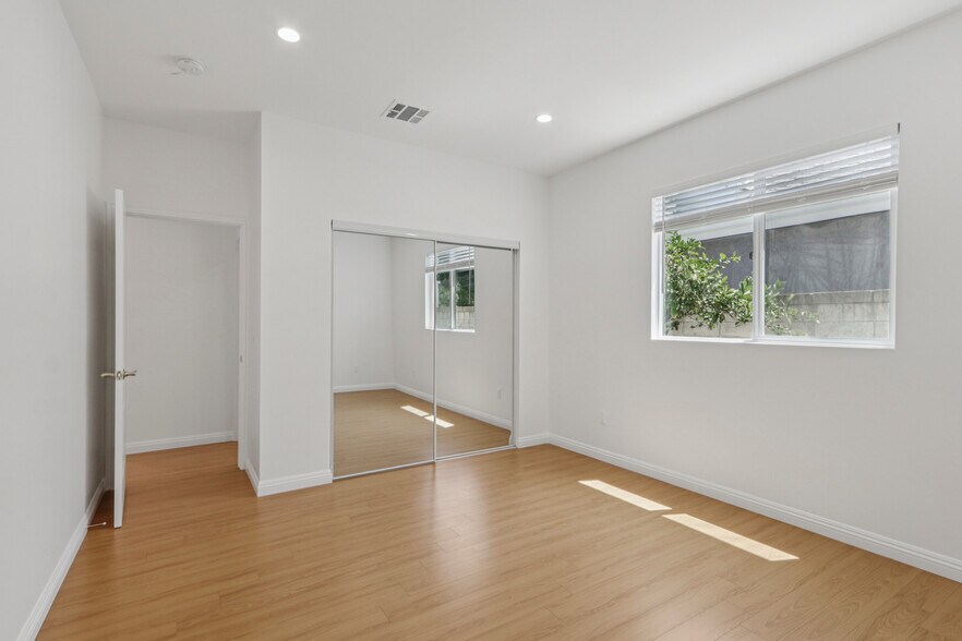 More Photos Of 17148 Stare St, Northridge Apartments For Sale