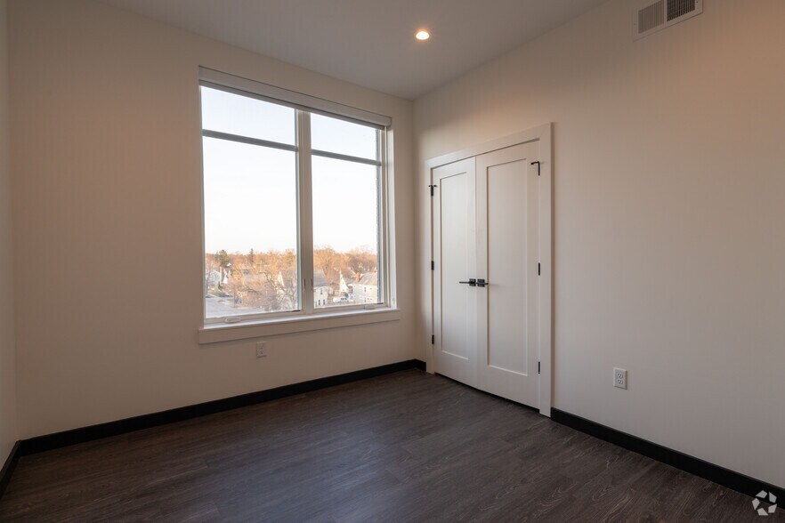 More Photos Of 1100 Michigan Ave, Buffalo Apartments For Lease