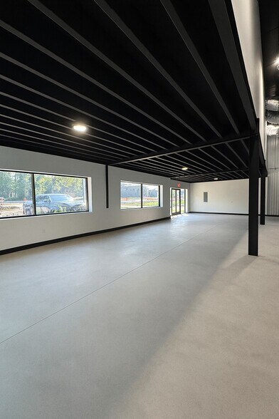 More Photos Of 32611 Tamina Rd, Magnolia Showroom For Sale