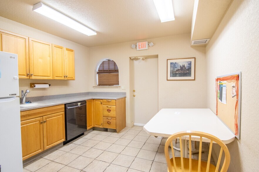 More Photos Of 757 Arlington Ave N, Saint Petersburg Office For Sale