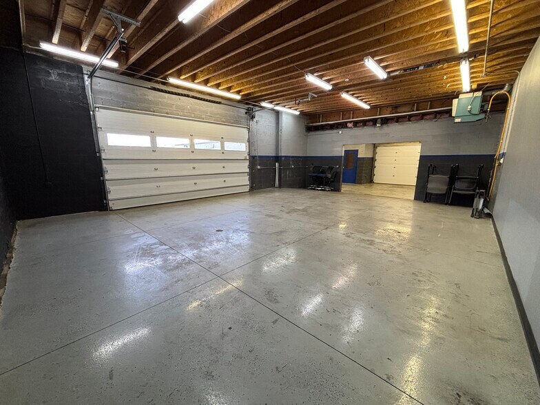 More Photos Of 301 W State Blvd, Fort Wayne Freestanding For Sale