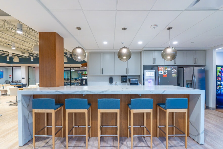 More Photos Of 426 W Lancaster Ave, Devon Office For Lease