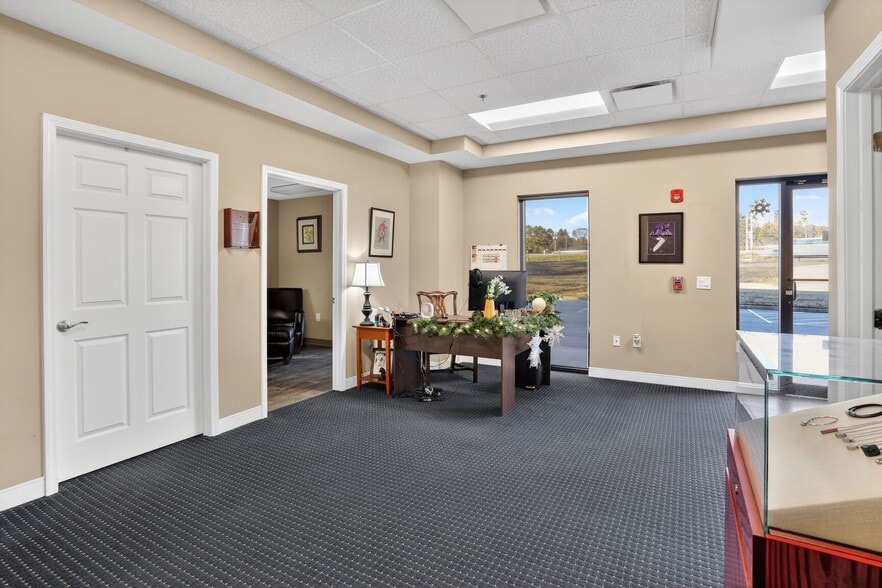 More Photos Of 1595 Access Rd, Covington Storefront For Sale