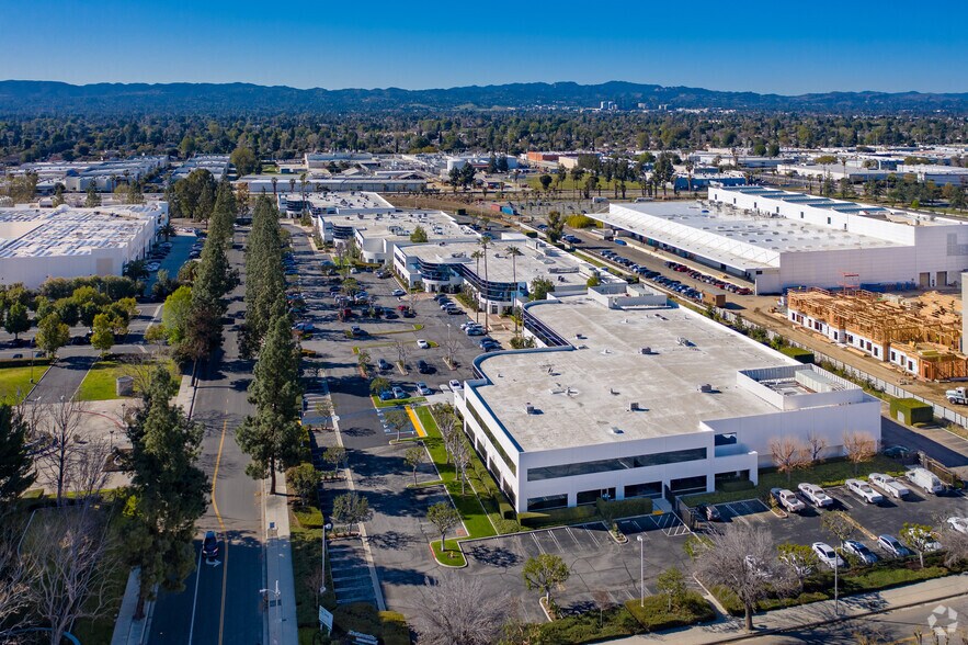 More Photos Of 9201 Oakdale Ave, Chatsworth Unknown For Lease