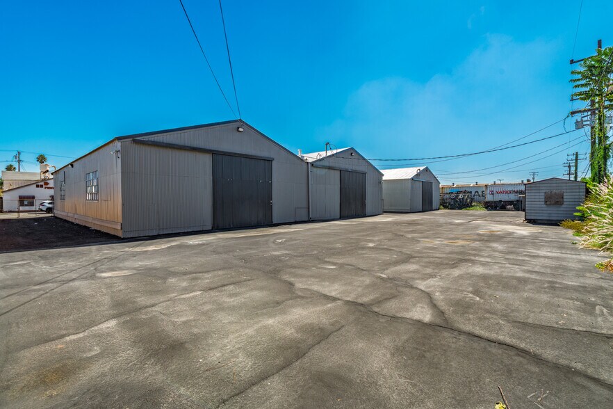Primary Photo Of 10925 Vulcan St, South Gate Warehouse For Sale