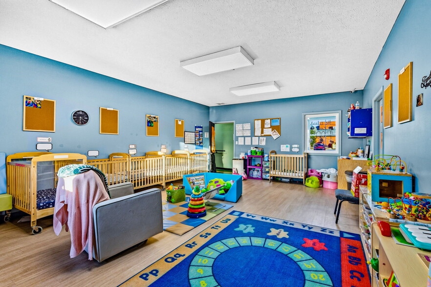 More Photos Of 925 Hendricks Dr, Lebanon Daycare Center For Sale