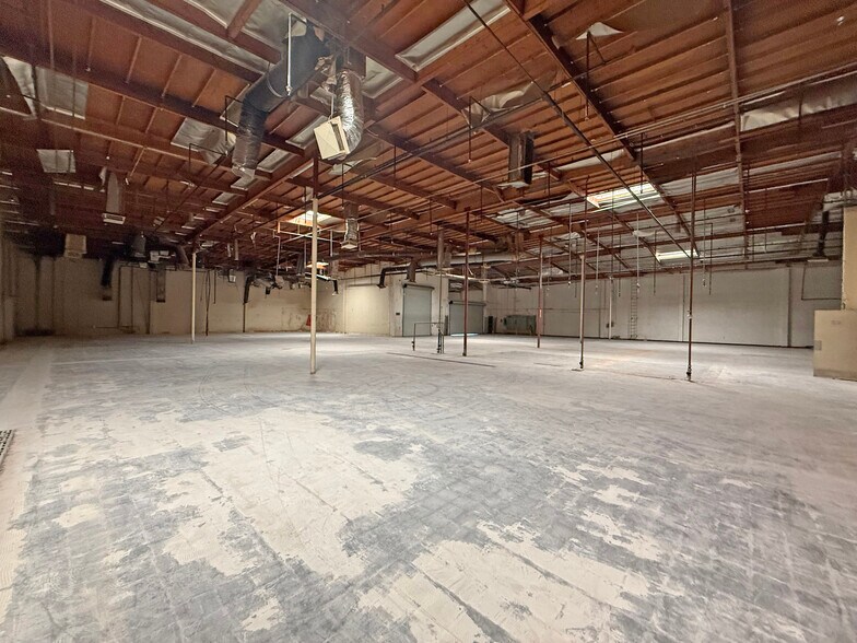 More Photos Of 5830 Triangle Dr, Commerce Manufacturing For Sale