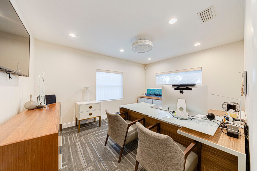 More Photos Of 315 N Ferncreek Ave, Orlando Office For Sale