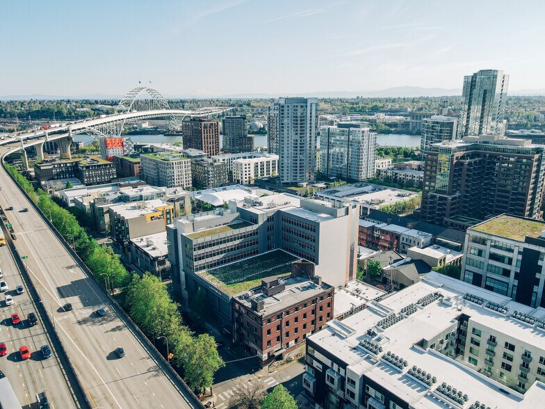 More Photos Of 1400 NW Northrup St, Portland Office For Lease