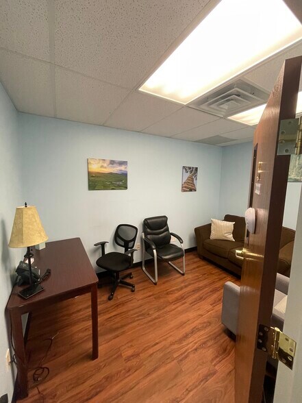 More Photos Of 702 Commerce Dr, Perrysburg Office For Lease