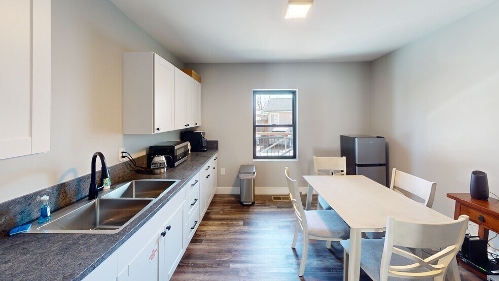 More Photos Of 1071 Haskell St, Reno Office For Sale