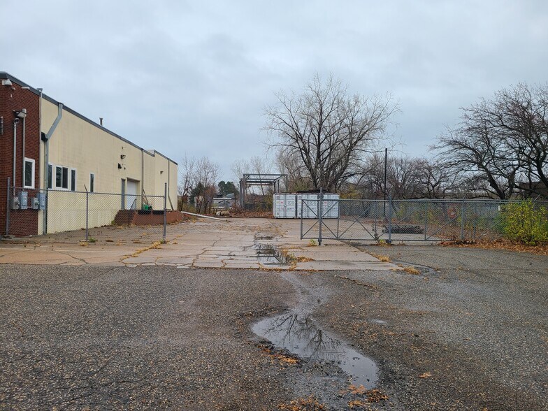 More Photos Of 2360 N Nevada Ave, Minneapolis Warehouse For Sale