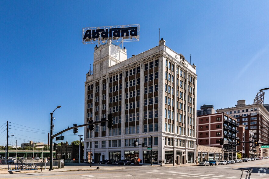 More Photos Of 2001 Grand Blvd, Kansas City Office For Lease